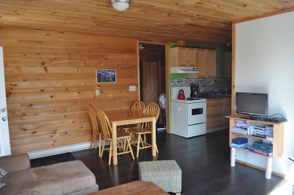 The Sleeping Moose Cottage Birch Plain Екстер'єр фото