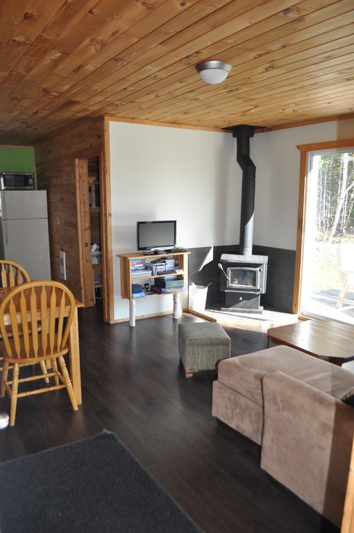The Sleeping Moose Cottage Birch Plain Екстер'єр фото