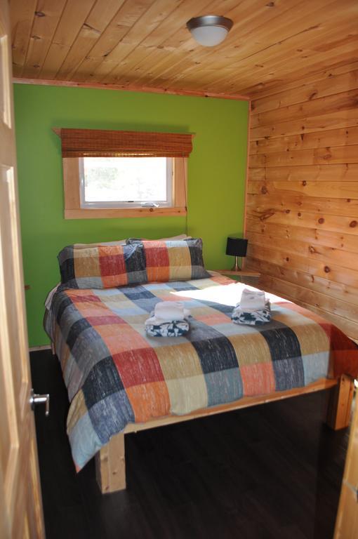 The Sleeping Moose Cottage Birch Plain Екстер'єр фото